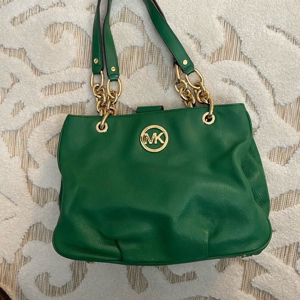 Michael Kors Emerald Shoulder Bag with Gold Details with matching wallet